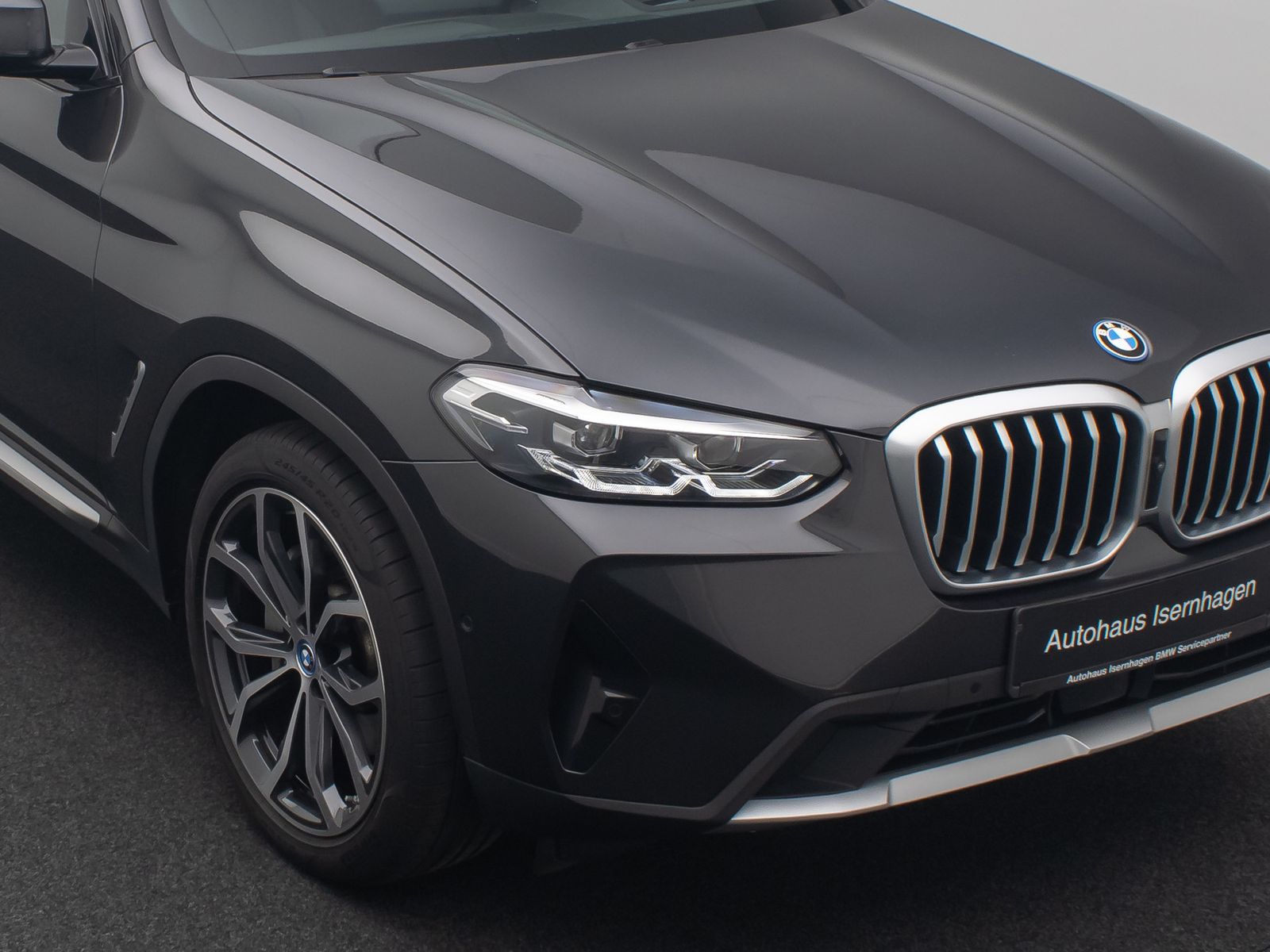 Fahrzeugabbildung BMW X3 xD30e Panorama 360&deg;HUD DAB HiFi AHK Komfort