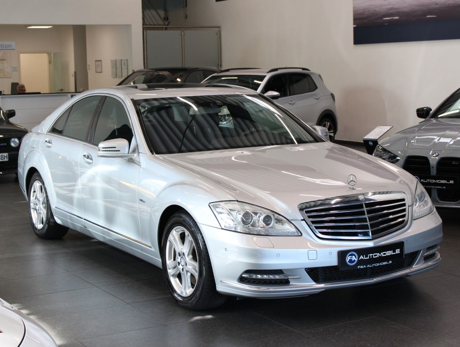 Fahrzeugabbildung Mercedes-Benz S 350d BlueTec 4Matic Standhzg.*Distronic*ABC