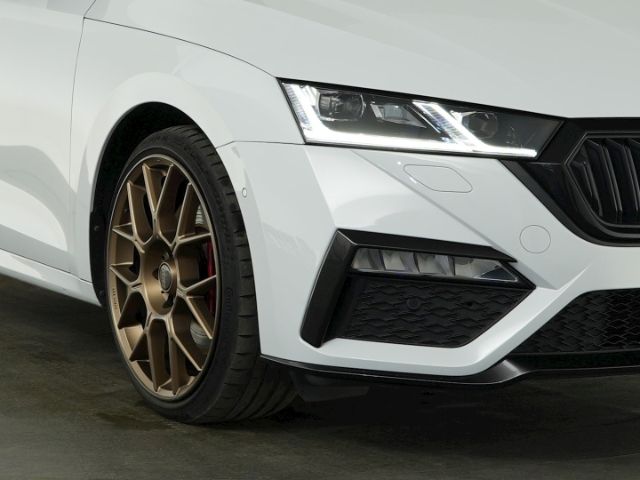 Octavia COMBI RS TSI DSG+AHK+LED+NAVI+RÜCKFAHRKA