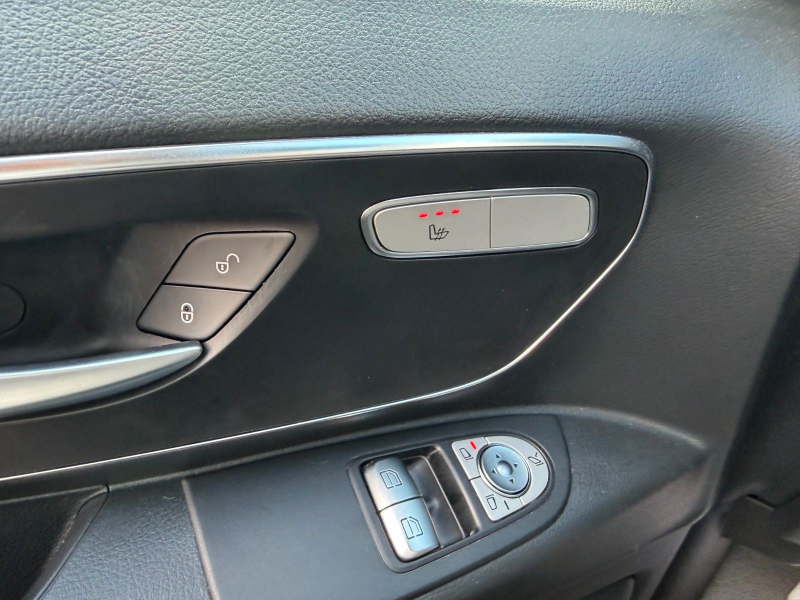 Fahrzeugabbildung Mercedes-Benz Vito 116 CDI 9G Tourer Extral DISTRONIC Stdh AHK