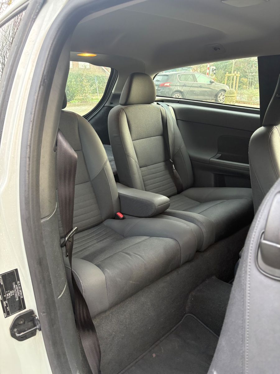 Photo 10 of VOLVO C30