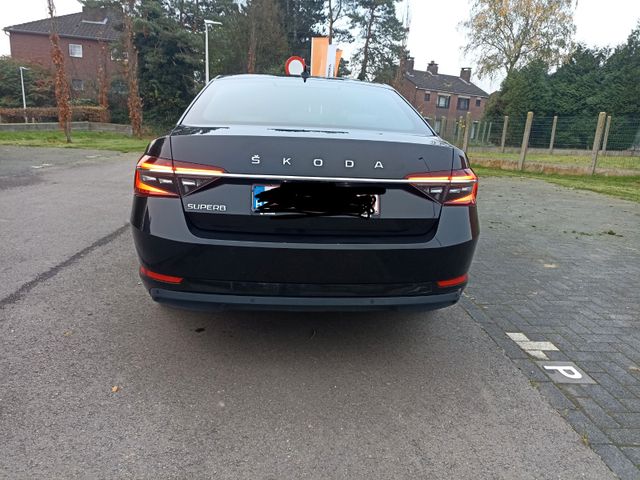 Skoda Superb 2.0 TSI 140kW DSG STYLE STYLE