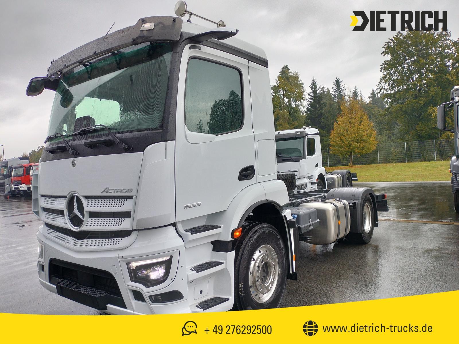 Mercedes-Benz Actros Aries OSC Ölspurmaschine Flächenreiniger