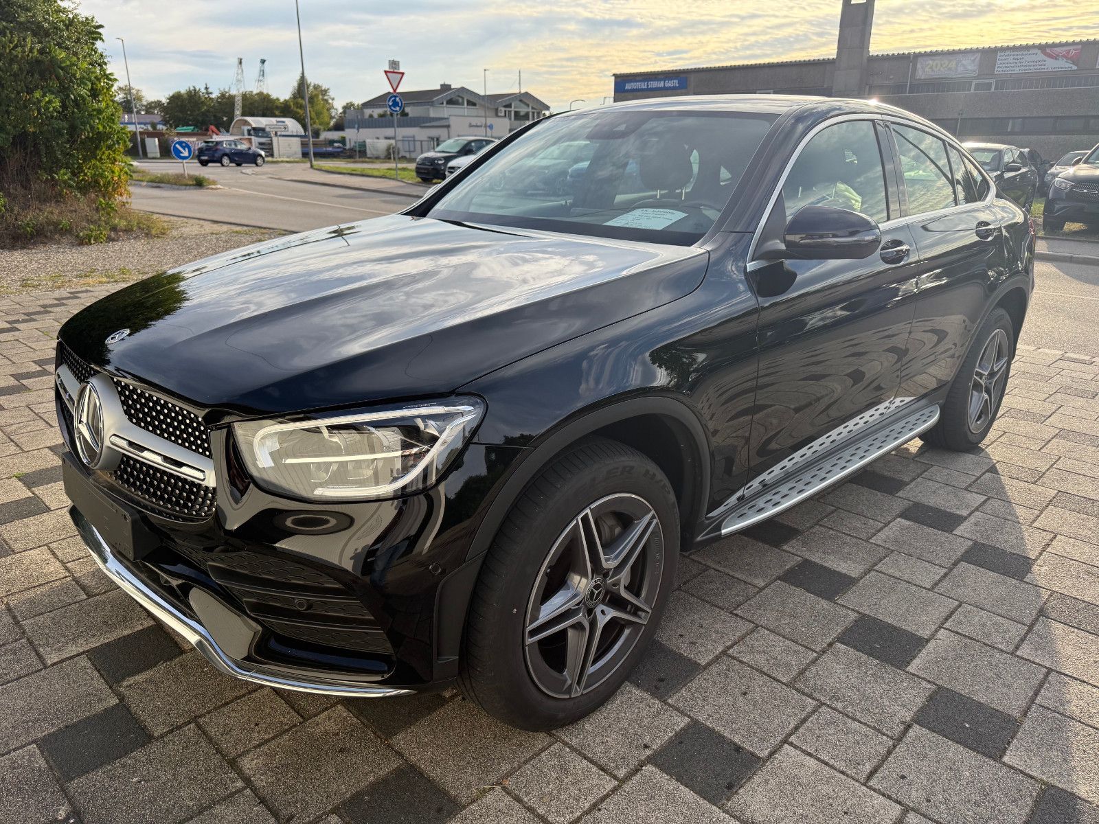 Mercedes-Benz GLC 300de 4MAT Coupé Aut. AMG AHK LED ParkPaket foto 2