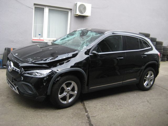 Mercedes-Benz GLA 200 d DCT