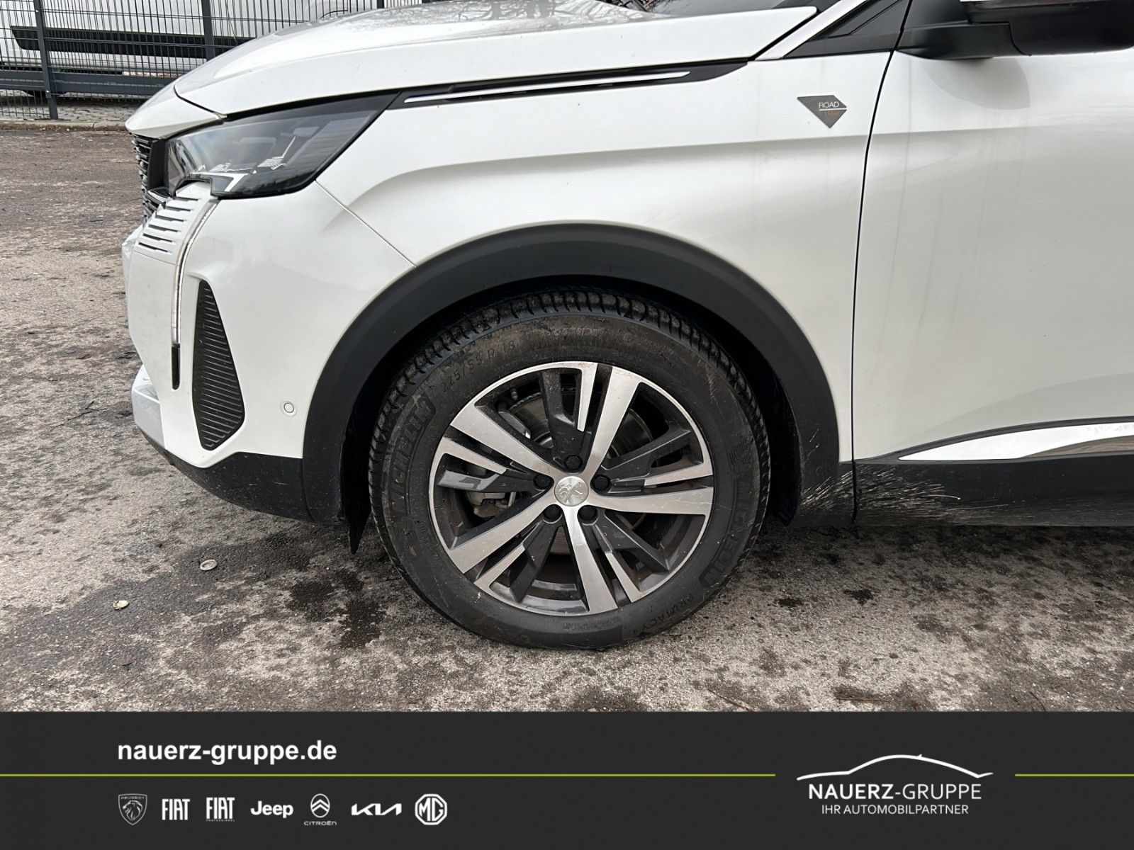 Fahrzeugabbildung Peugeot 3008 Hybrid 225 Allure
