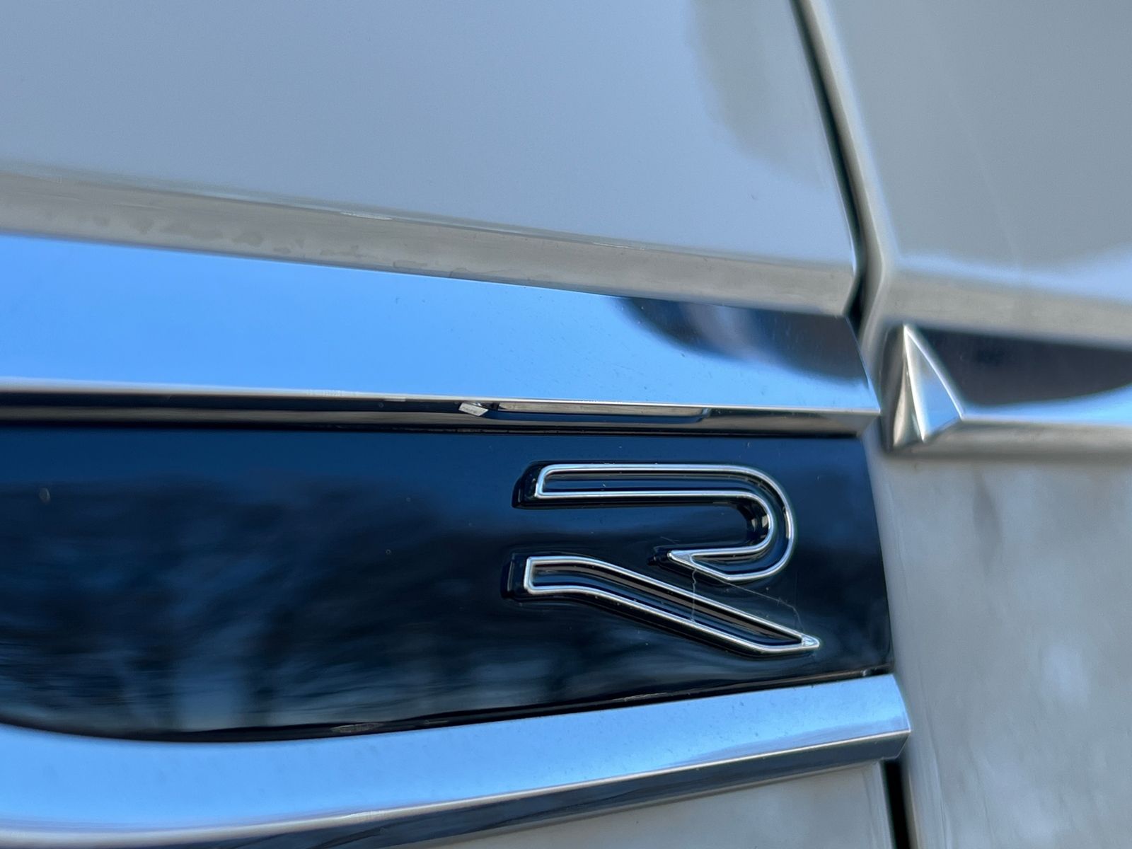 Fahrzeugabbildung Volkswagen T-Roc R-Line 1.5 TSI DSG *Black Style, AHK, Pano