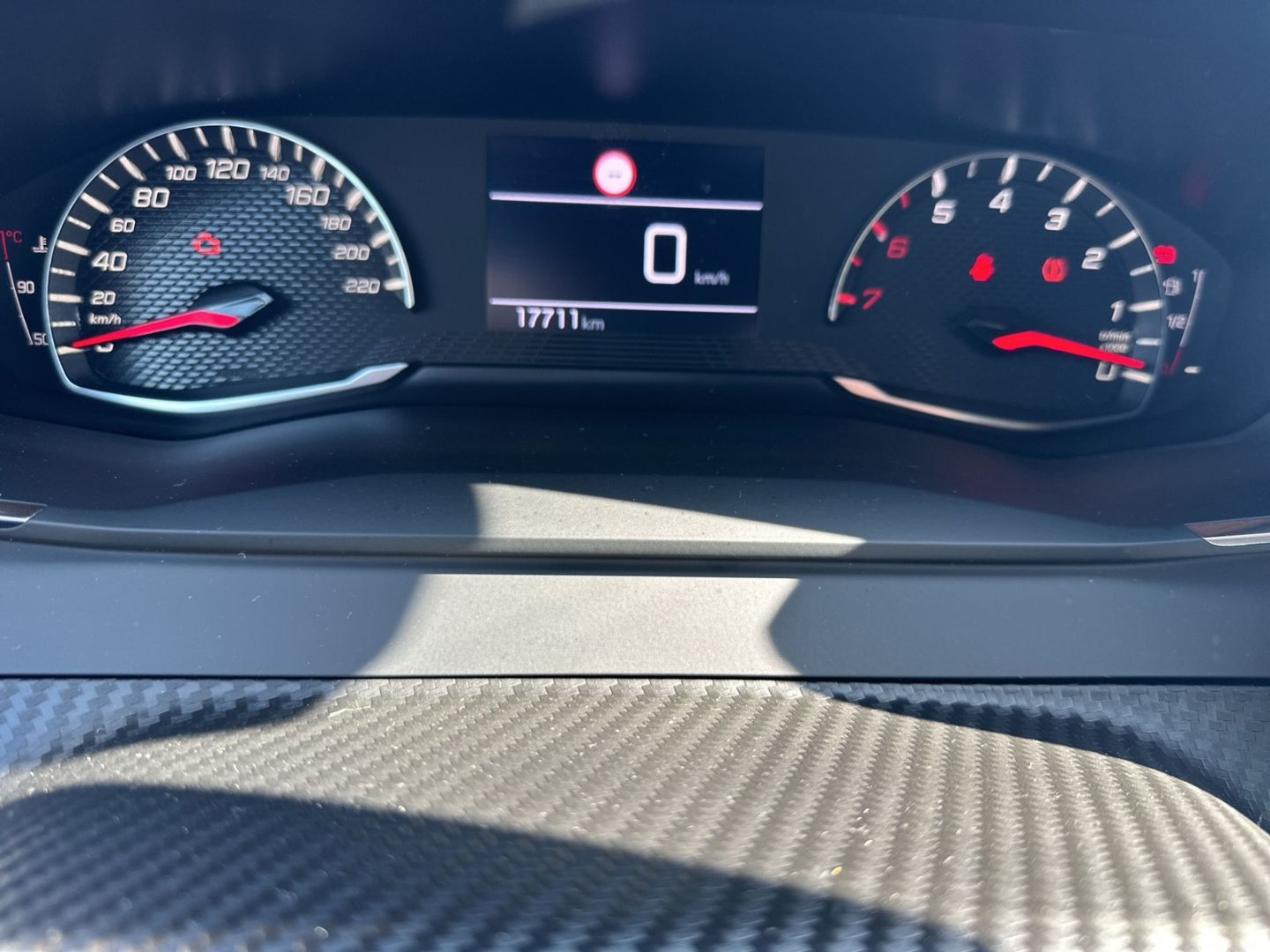 Fahrzeugabbildung Peugeot 2008 Active Navi LED Klimaautom SHZ Spurhalteass