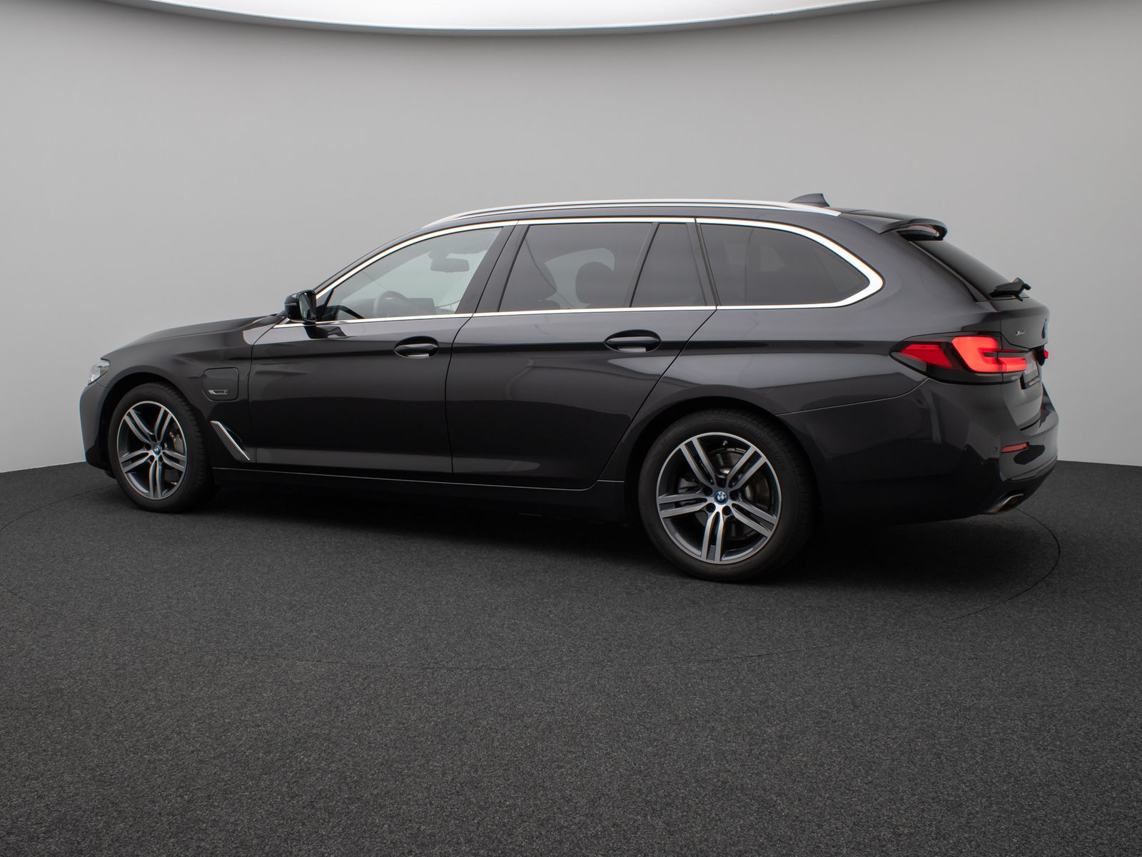 Fahrzeugabbildung BMW 530e xD Alarm DAB 360°Panorama H/K 4Klima Sport
