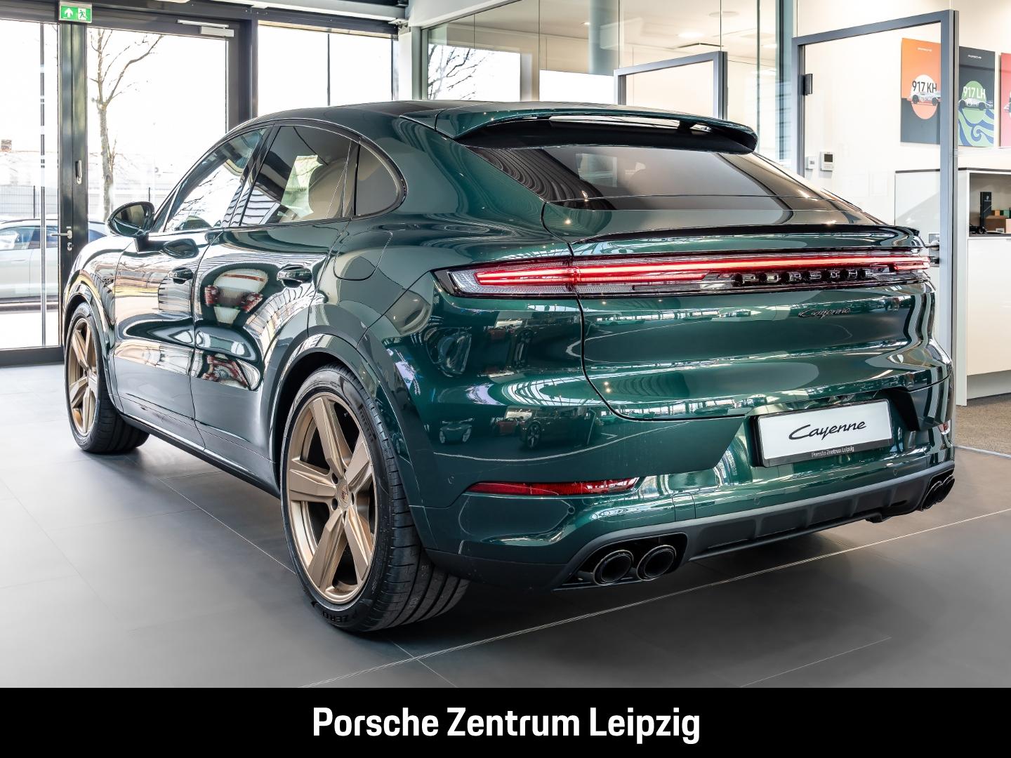 Porsche Cayenne E-Hybrid Coupe Black Edition PTS Massage