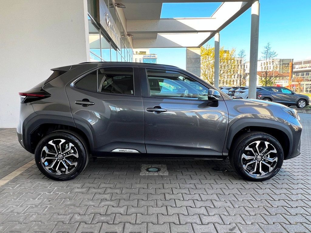 Fahrzeugabbildung Toyota Yaris Cross 1.5 E FWD Teamplayer KlimaA,LED,Navi