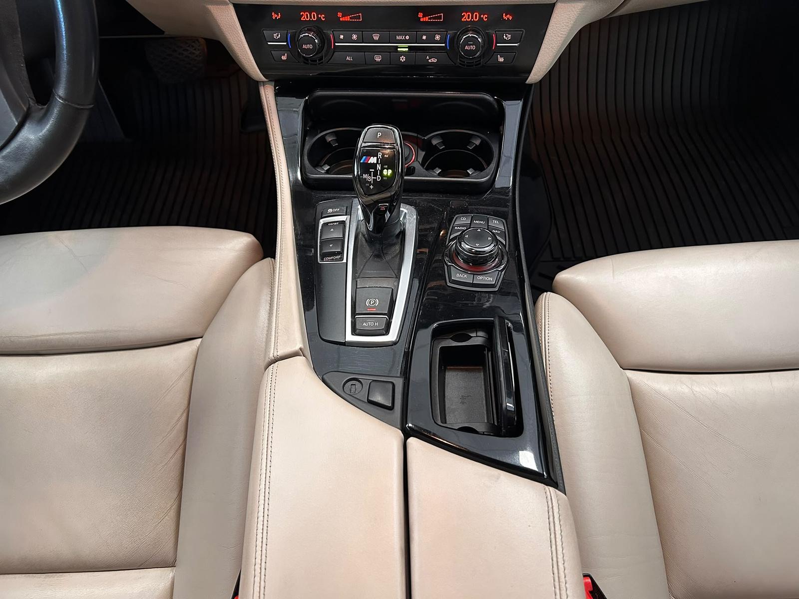 BMW 550i Touring | 408 ch | BVA | Affichage tête haute | Chauffage auxiliaire | Sièges chauffants avant/arrière | Soft Close | Attelage fixe