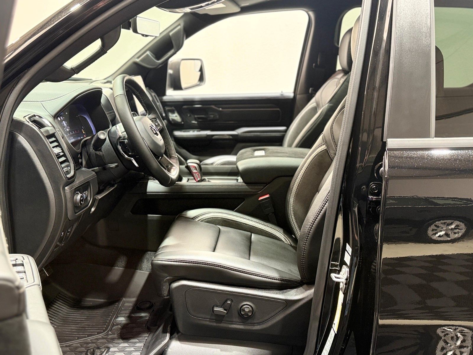 Fahrzeugabbildung Dodge RAM 1500 RHO H/O BLACK Edition / RTR