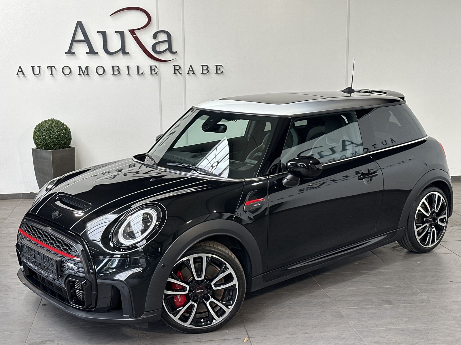 Fahrzeugabbildung MINI John Cooper Works NAV+LED+ACC+KAMERA+PANO+HUD+VC