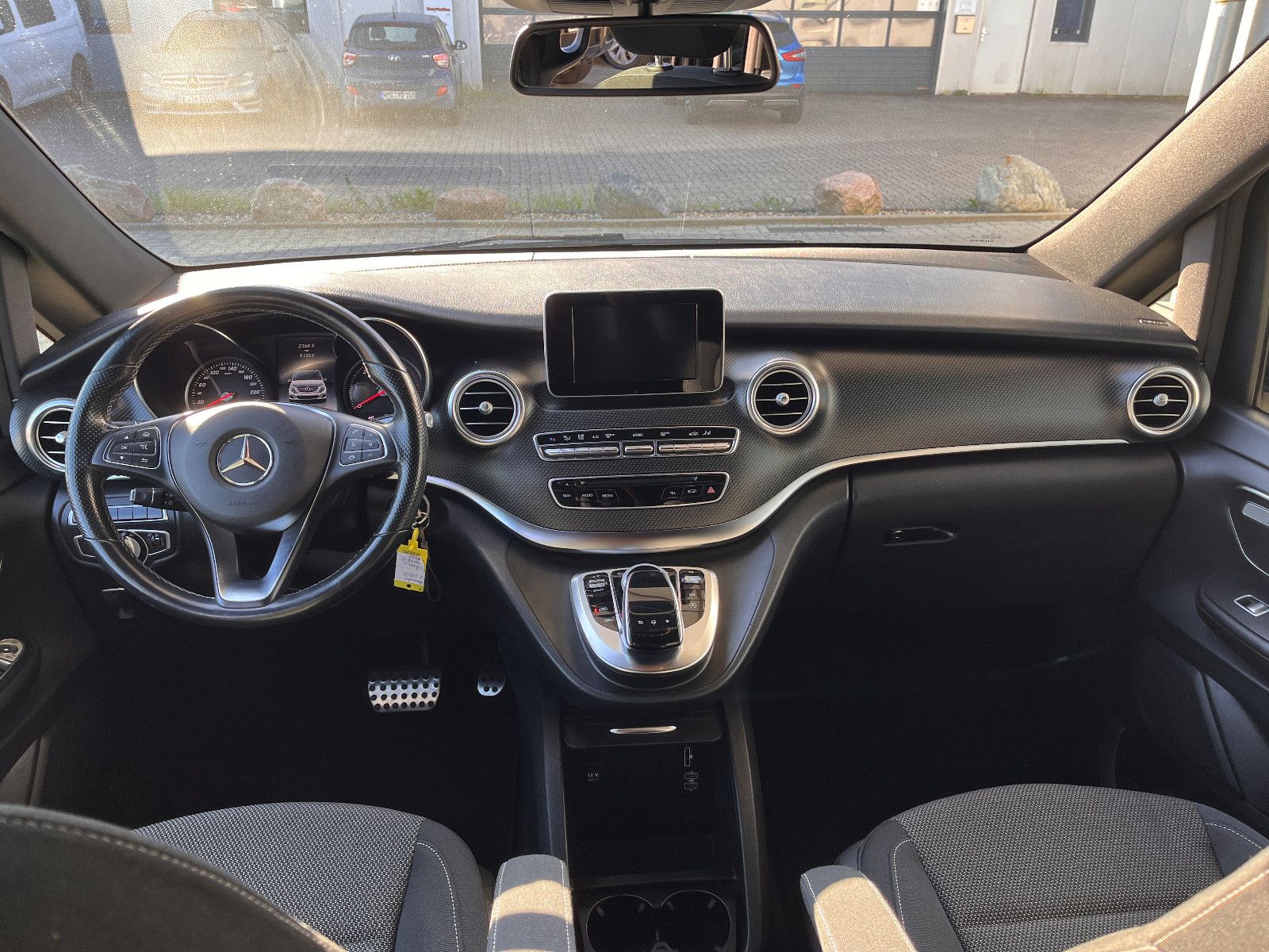 Fahrzeugabbildung Mercedes-Benz V 250 Edition lang AMG-Line