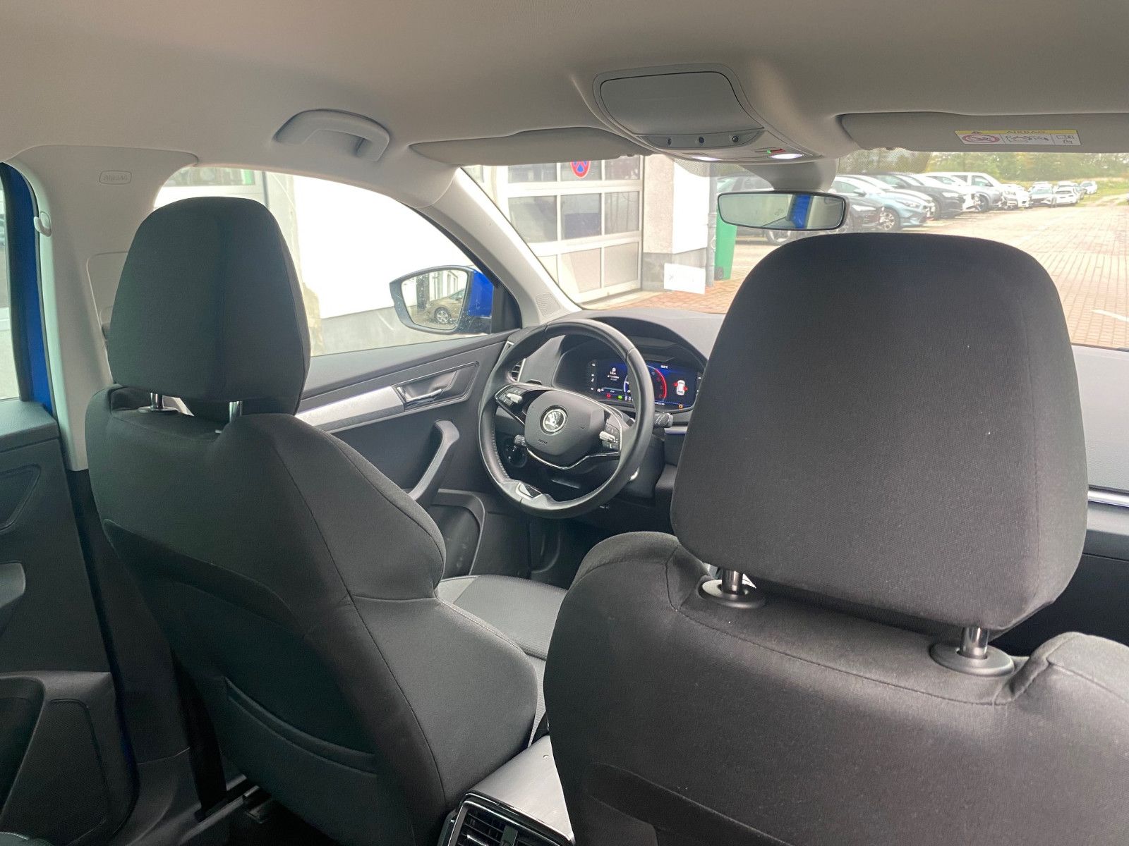 Fahrzeugabbildung SKODA Karoq Tour 2,0 TDI DSG *Navi*AHK*