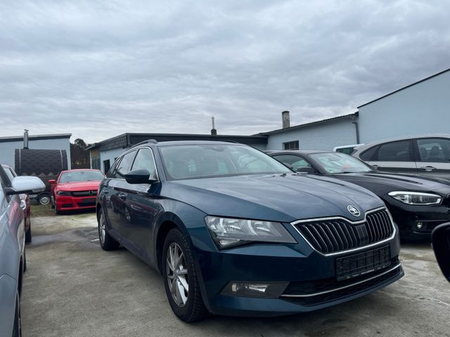 Skoda Superb Combi Ambition *KAMERA*AHK*Standheizung