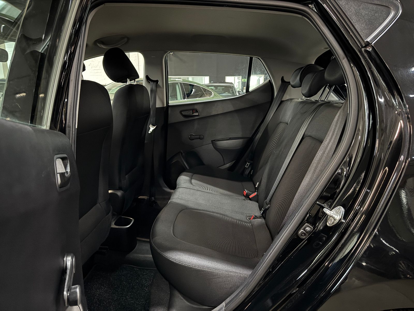 Fahrzeugabbildung Hyundai i10 CLASSIC FACELIFT MODELL TÜV BIS 03.2027