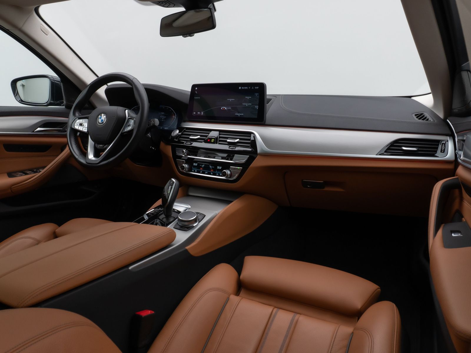 Fahrzeugabbildung BMW 520d xD LuxuryLine Panorama Laser TV HUD DAB H/K