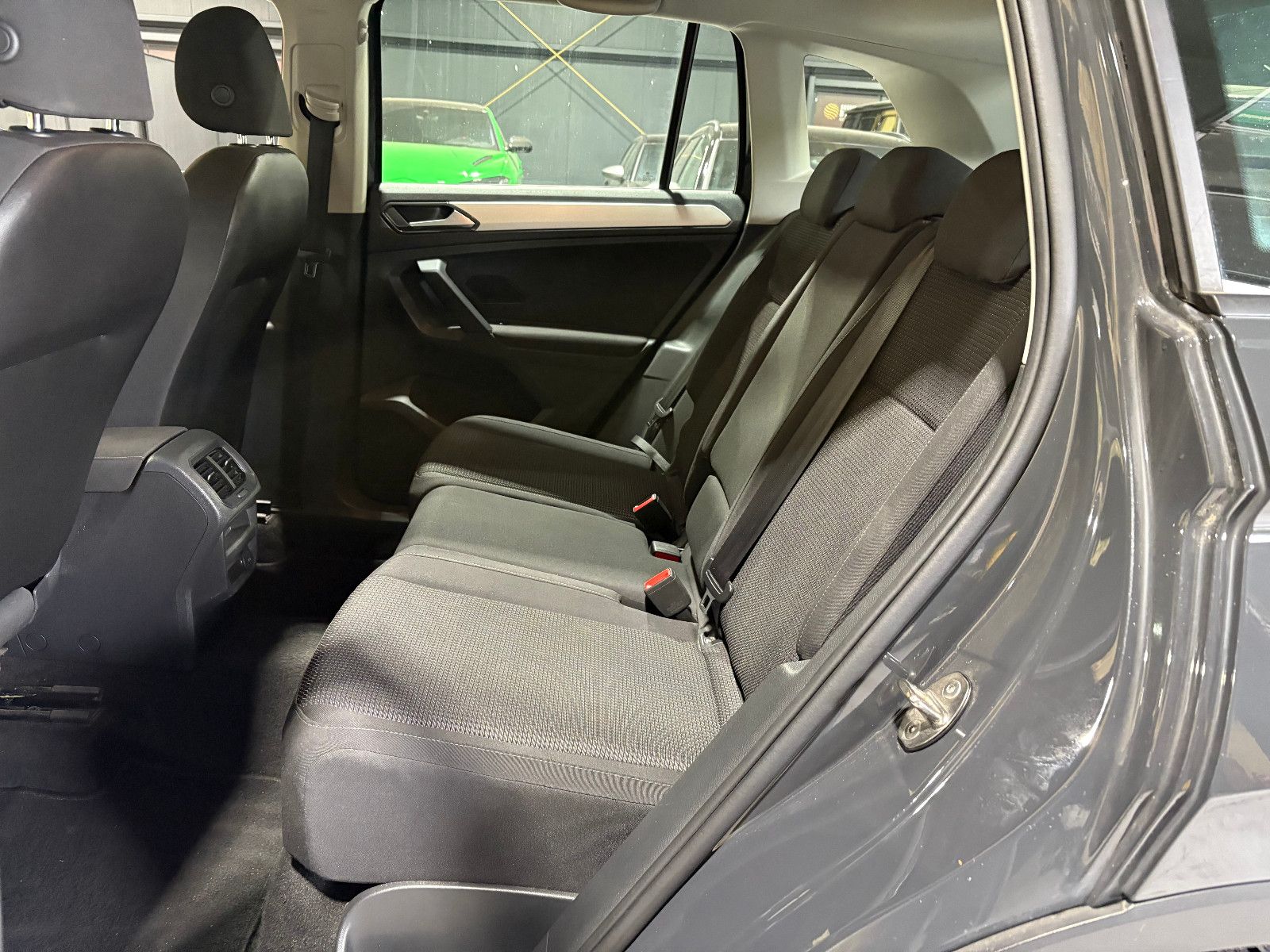 Fahrzeugabbildung Volkswagen Tiguan Trendline BMT/Start-Stopp/8-FACH/PDC/SHZ/