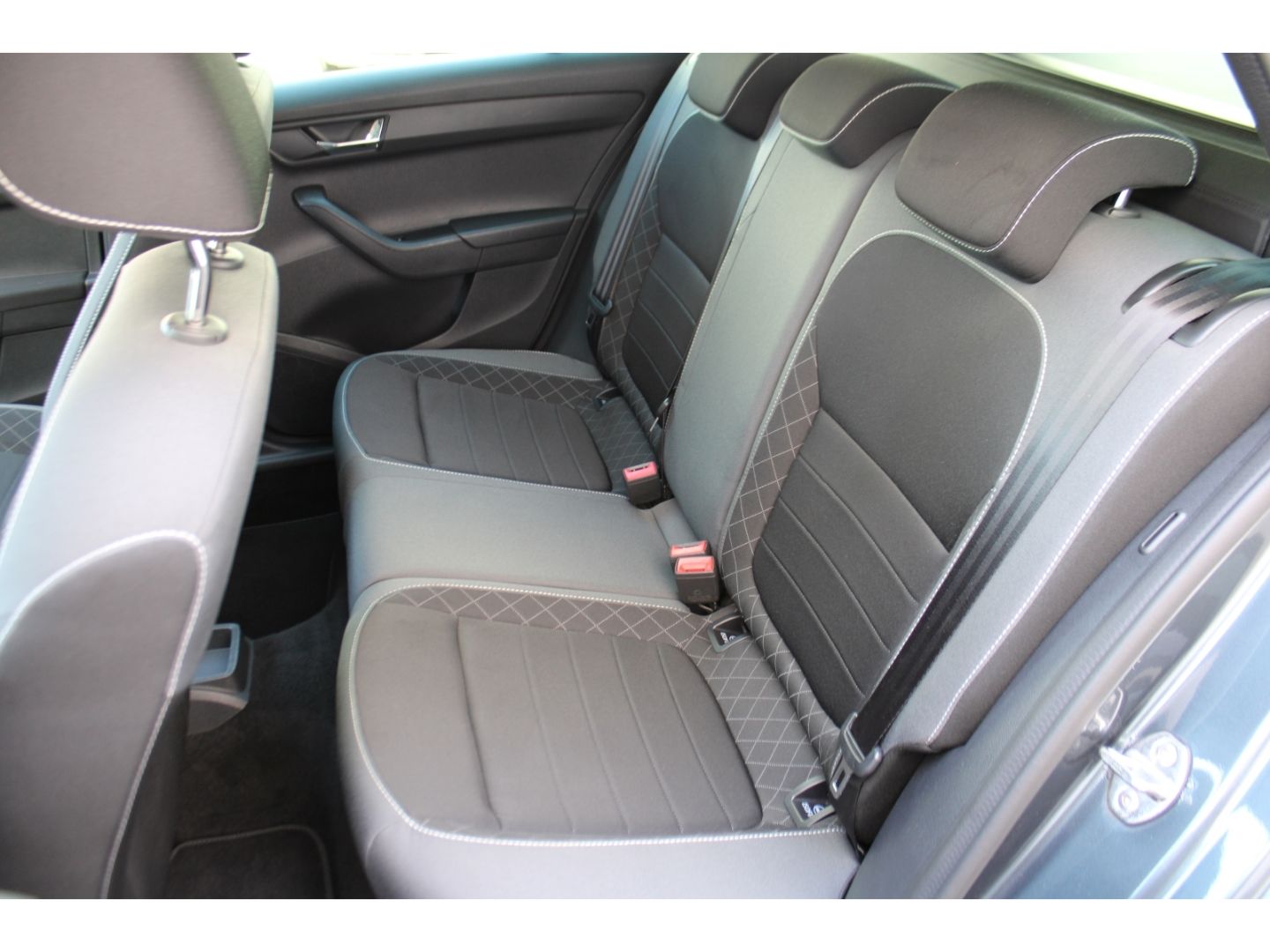 SKODA Fabia Combi Ambition 1.0 TSI DSG ACC LED DAB RFK - Image 8