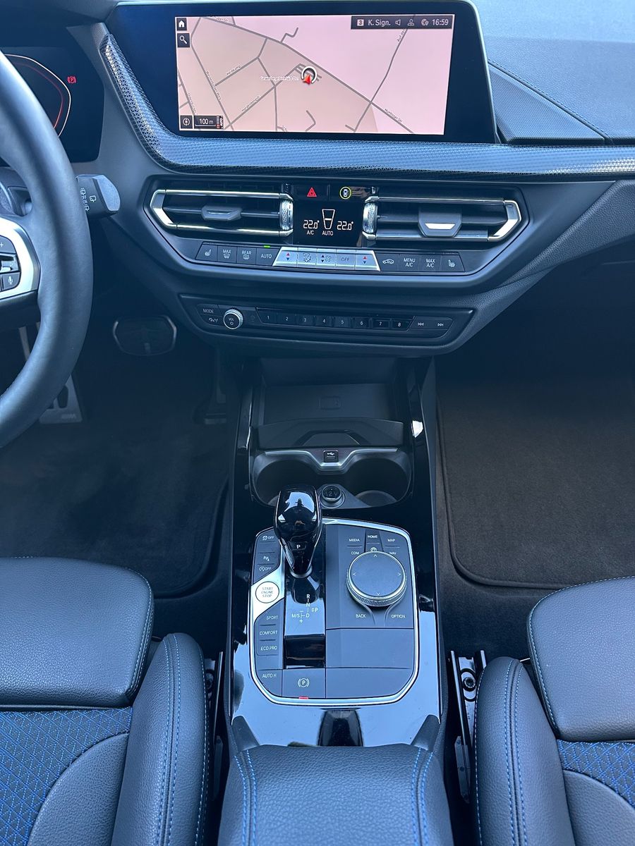 Fahrzeugabbildung BMW 118 i M-Sport NAV+LED+KAMERA+H&K+DA