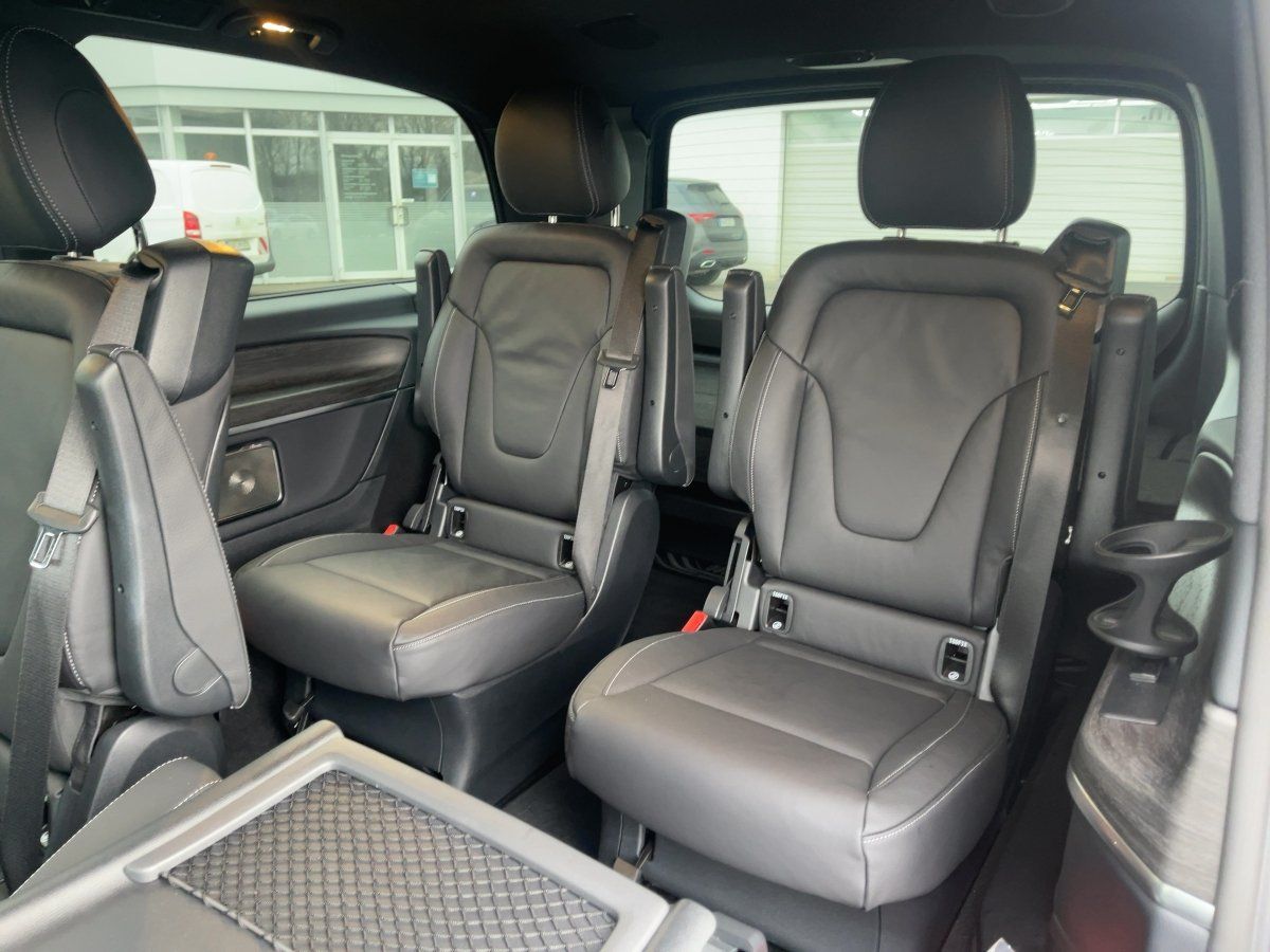 Fahrzeugabbildung Mercedes-Benz V 300 d lang Multibeam/360°/Distr./Burm./19''