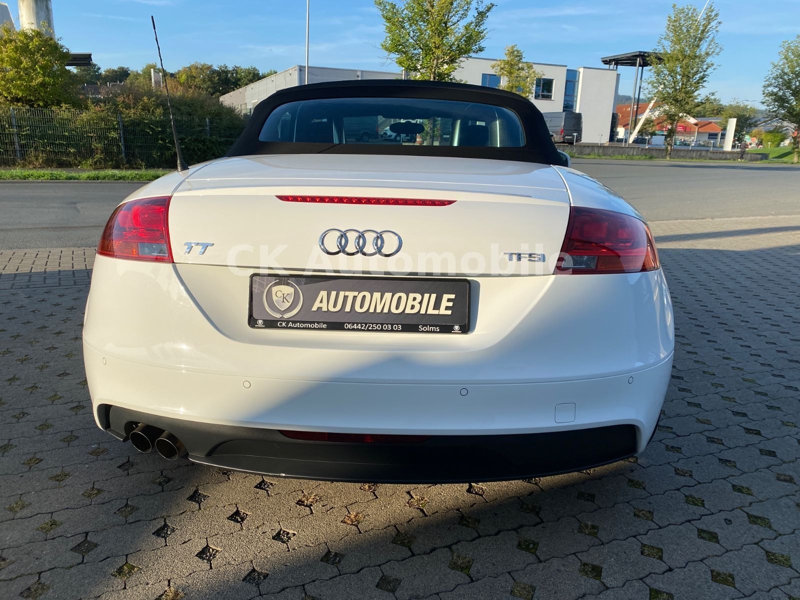 Fahrzeugabbildung Audi TT 1.8 TFSI Roadster S-Line/Navi/Bi-Xenon/PDC