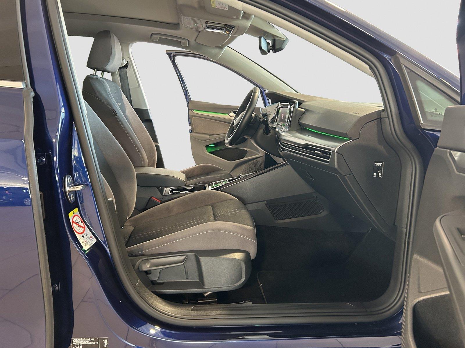 Volkswagen Golf 8 Var. 2.0 TDI DSG 4Mo. Alltrack PANO AHK K, миниатюра 20