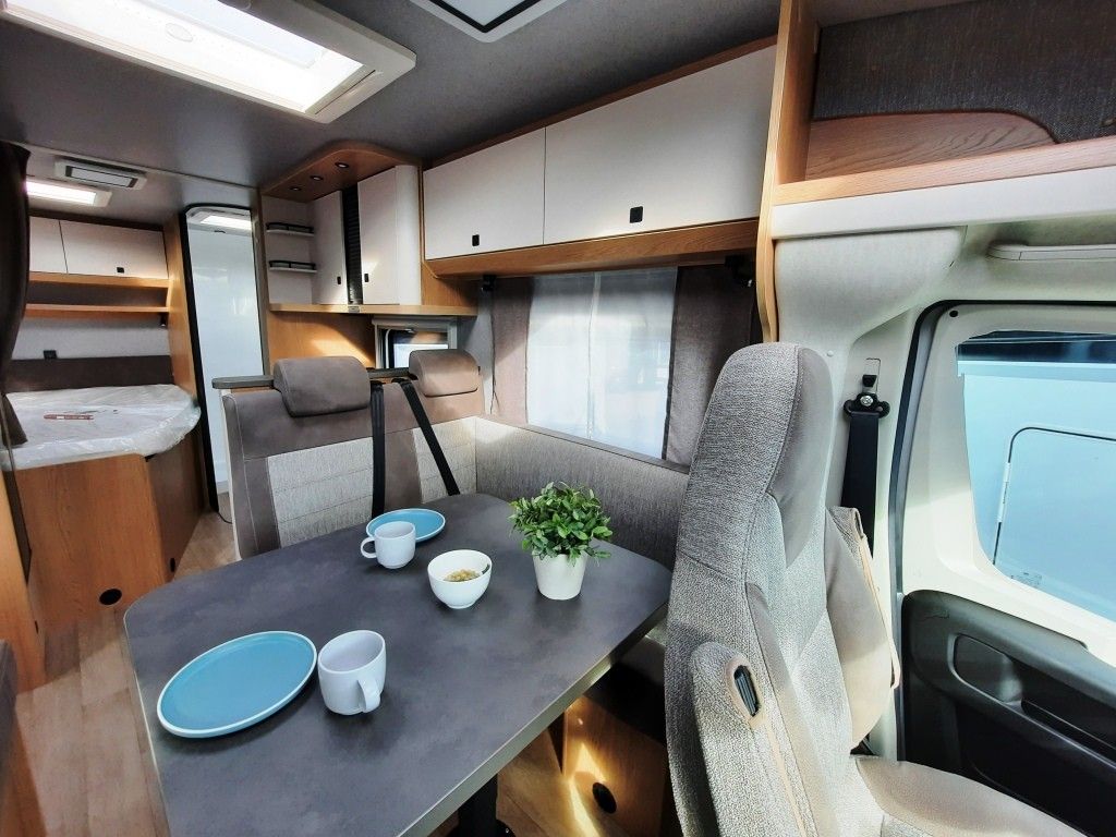Fahrzeug Übersicht 8 Fahrzeugabbildung Hobby ONTOUR T 700 F Verfüg./Sparen Sie 15.807,- €