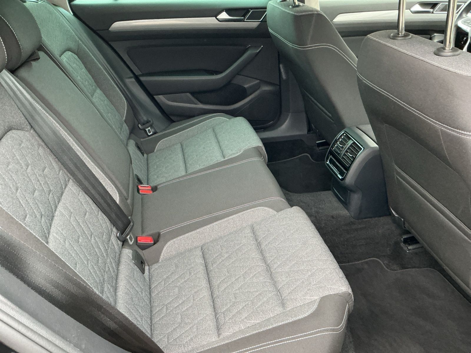 Volkswagen Passat Variant - Bild 16