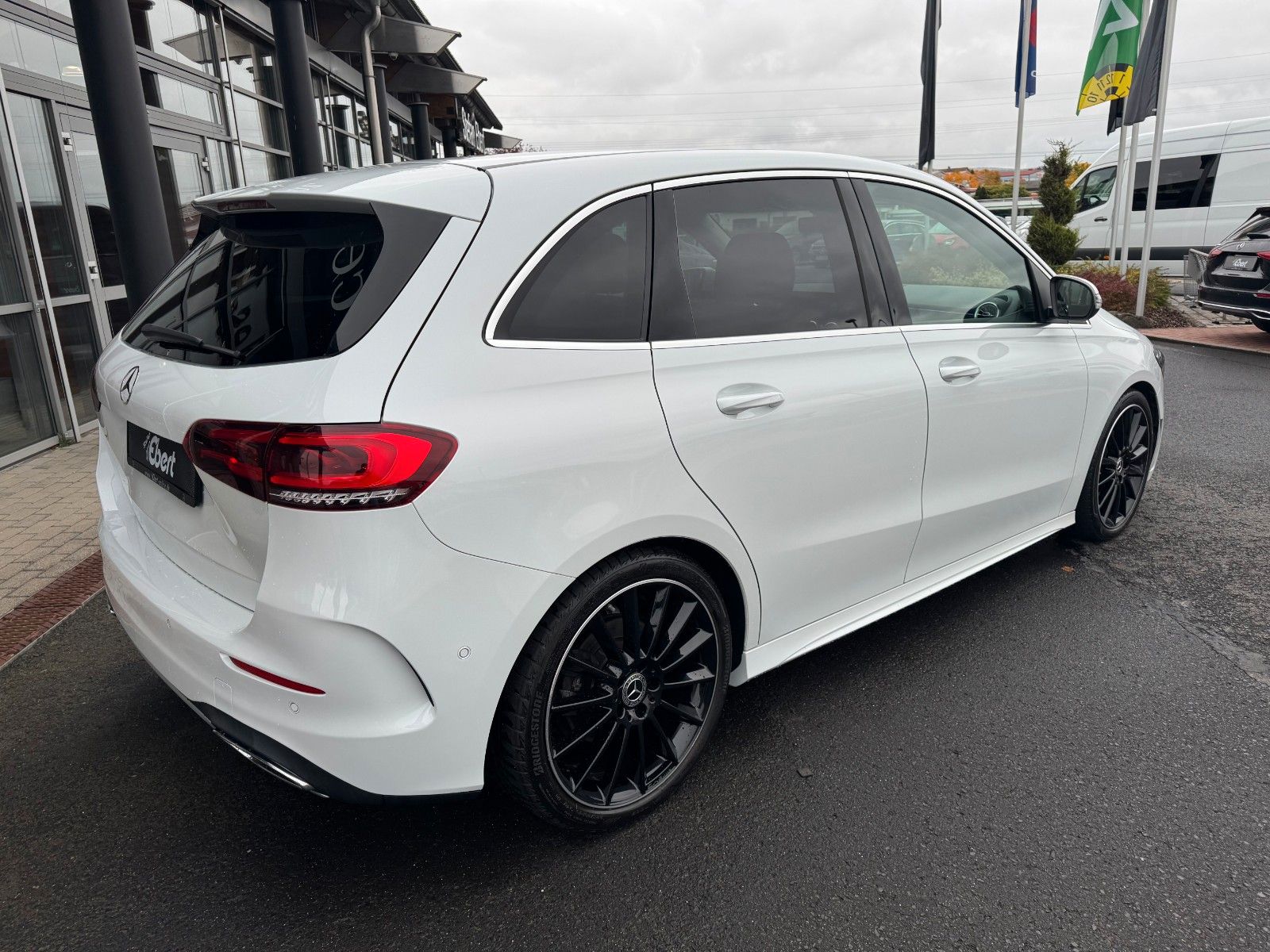 Fahrzeugabbildung Mercedes-Benz B 200 AMG+Ambiente+360+LED+IHC+TotW