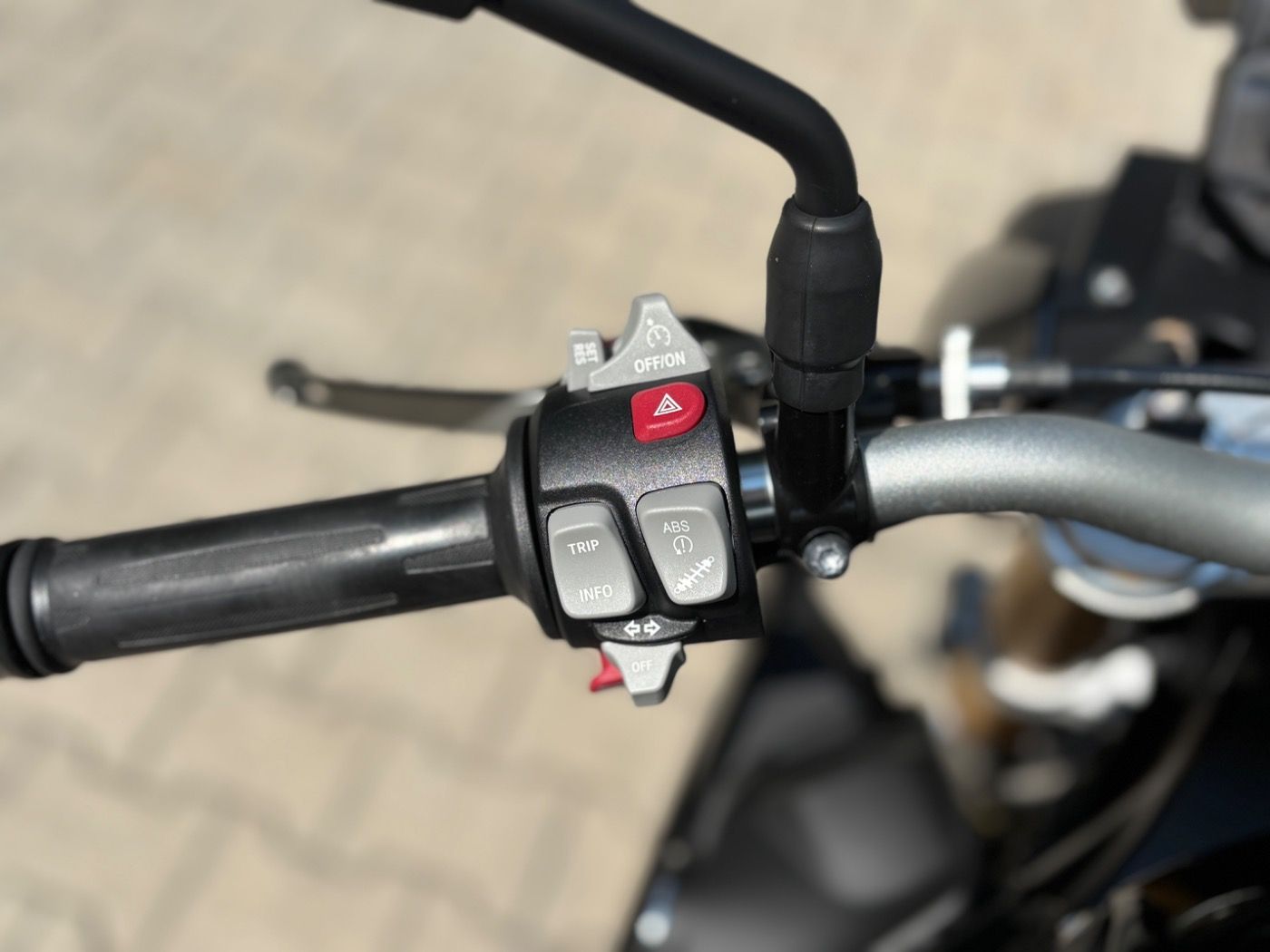 Fahrzeugabbildung BMW S 1000 R Sport- und Dynamik Paket Akrapovic, Frä