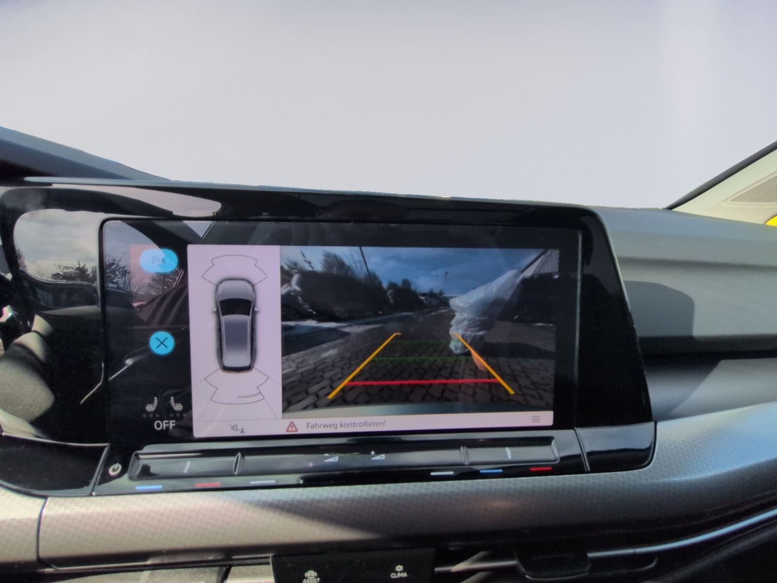 Golf VIII Alltrack 2.0 TDI DSG KAMERA+PANO+STHZ