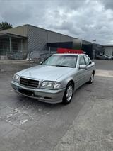 Mercedes-Benz Mercedes C200 W202 - Mercedes-Benz C-Klasse: W202