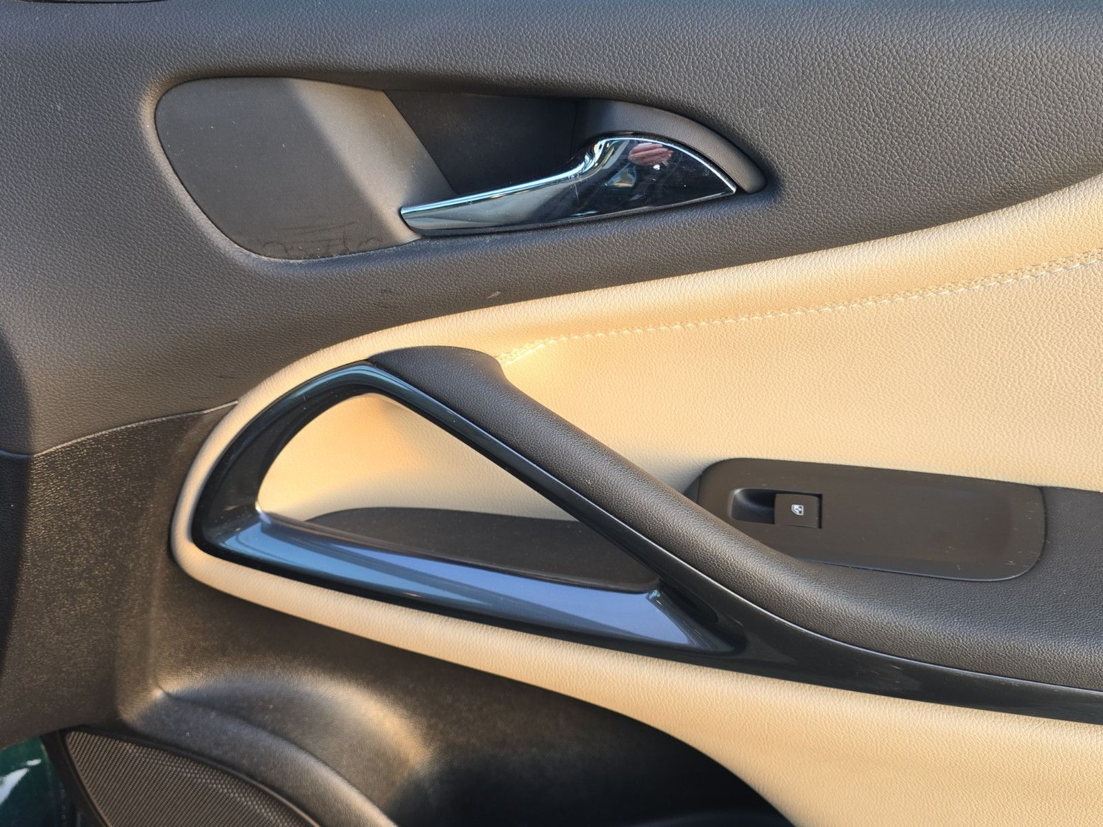 Fahrzeugabbildung Opel Zafira Tourer 7-SiTZER+AUTOMATiK+KAMERA+PANORAMA