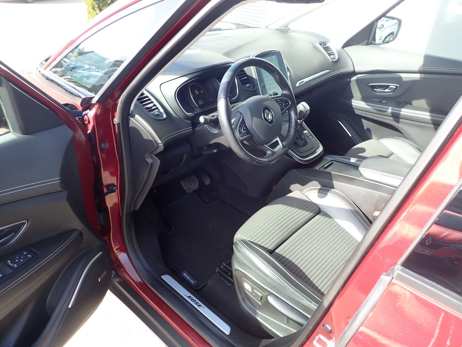 Fahrzeugabbildung Renault Scenic IV BOSE Edition dCi 160