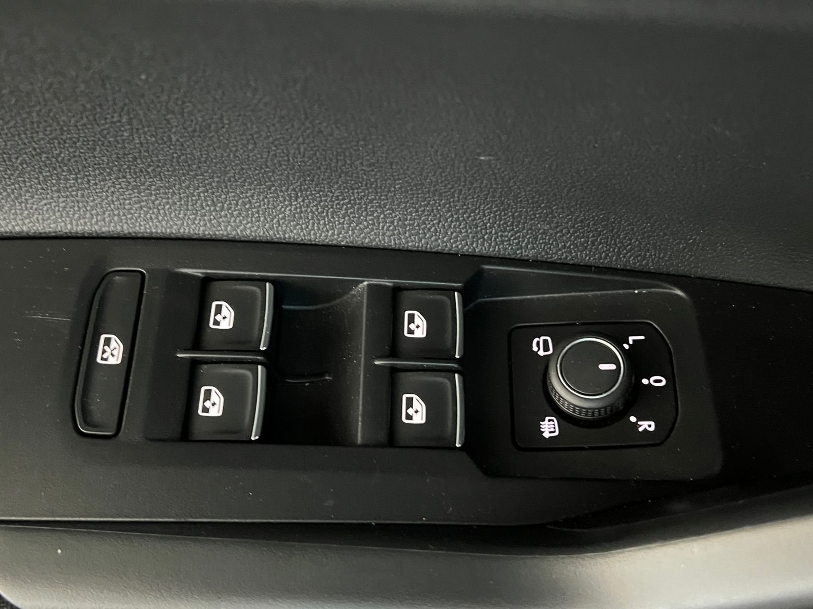 Fahrzeugabbildung Volkswagen Polo MOVE 1.0 TSI DSG *AHK, Kamera, LM'-15*