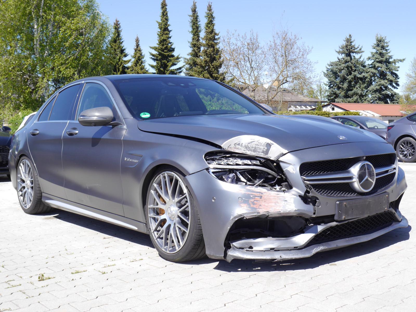 Mercedes-Benz C 63S AMG Schalensitze Keramik Panorama 360°