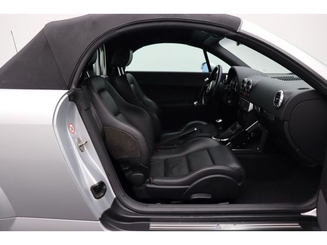 Fahrzeugabbildung Audi TT RoadsterCabrio1.8T