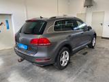 Volkswagen Touareg 3.0 TDI*Bi-Xenon*PANO*STHZ*4xSHZ*NAVI*AH - Volkswagen Touareg aus 2010: TDI