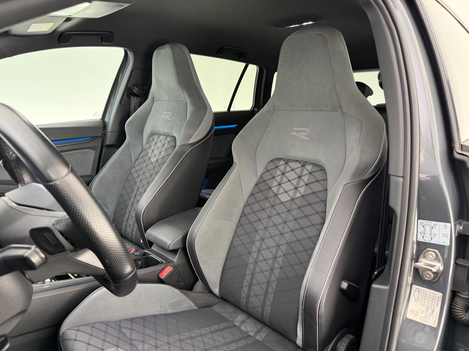 Volkswagen Golf VIII Var. 1.5 eTSI*R LINE*LED-ACC-R.KAM-APP, миниатюра 24