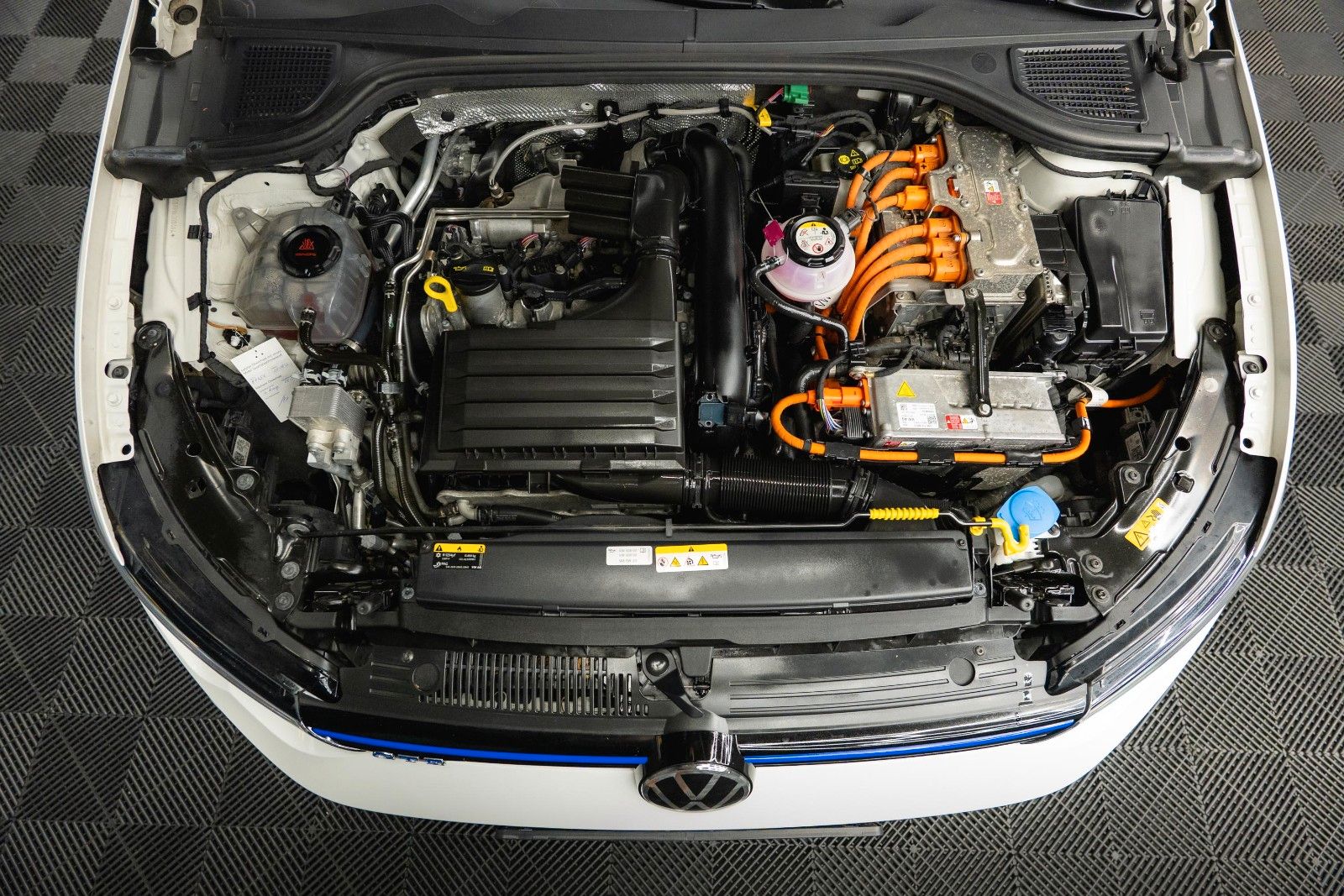 Fahrzeugabbildung Volkswagen Golf VIII Lim. GTE eHybrid Sport | LED | ACC