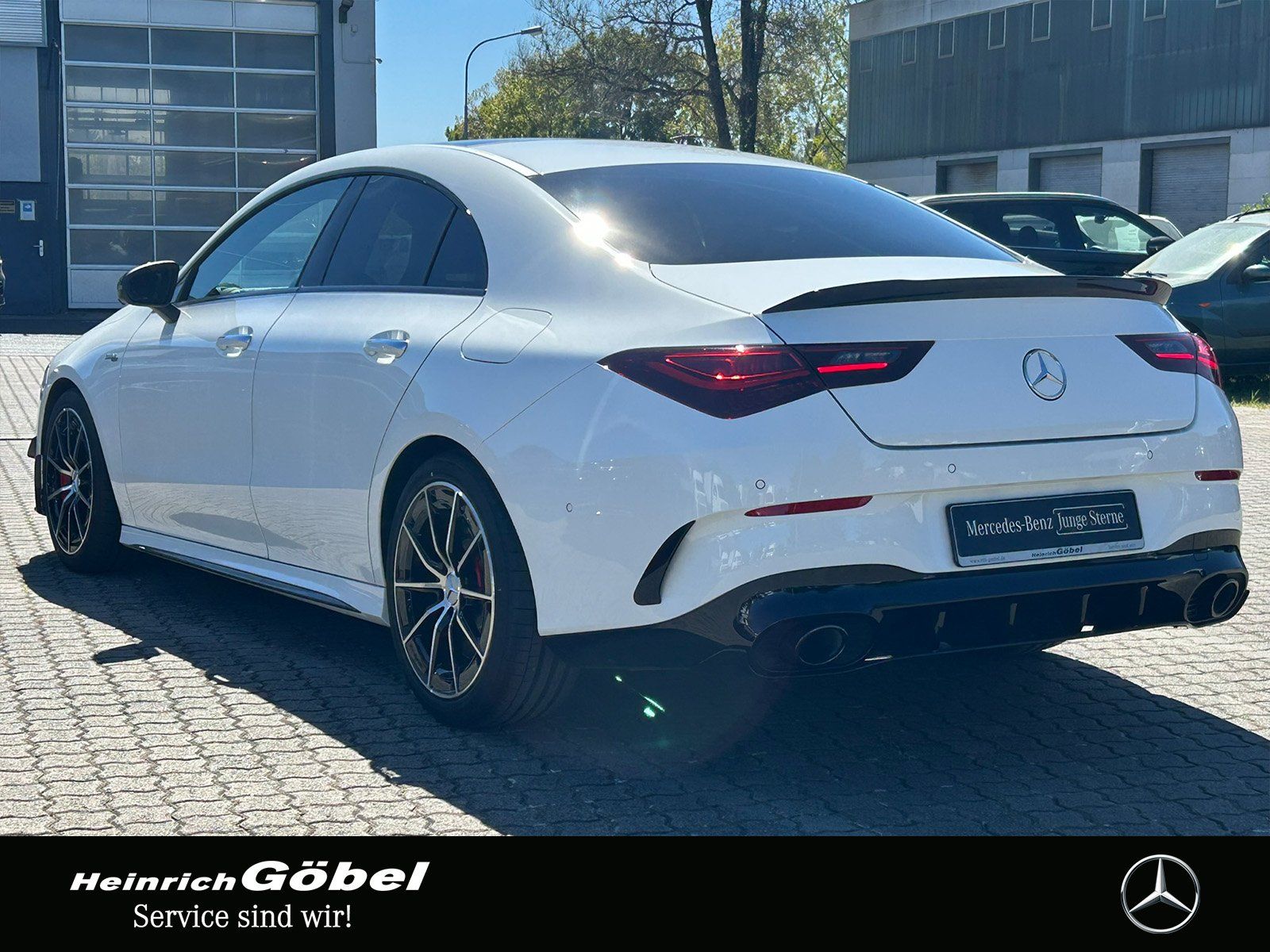 Fahrzeugabbildung Mercedes-Benz AMG CLA 35 4M AERODYNAMIK*STANDHEIZUNG*PANORAMA