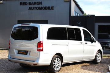 Mercedes V 220 - 6