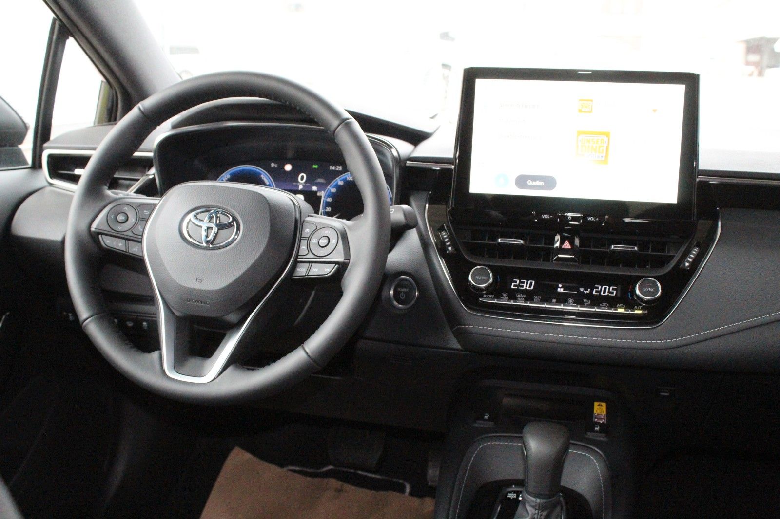 Fahrzeugabbildung Toyota Corolla 1.8 Hybrid Team D