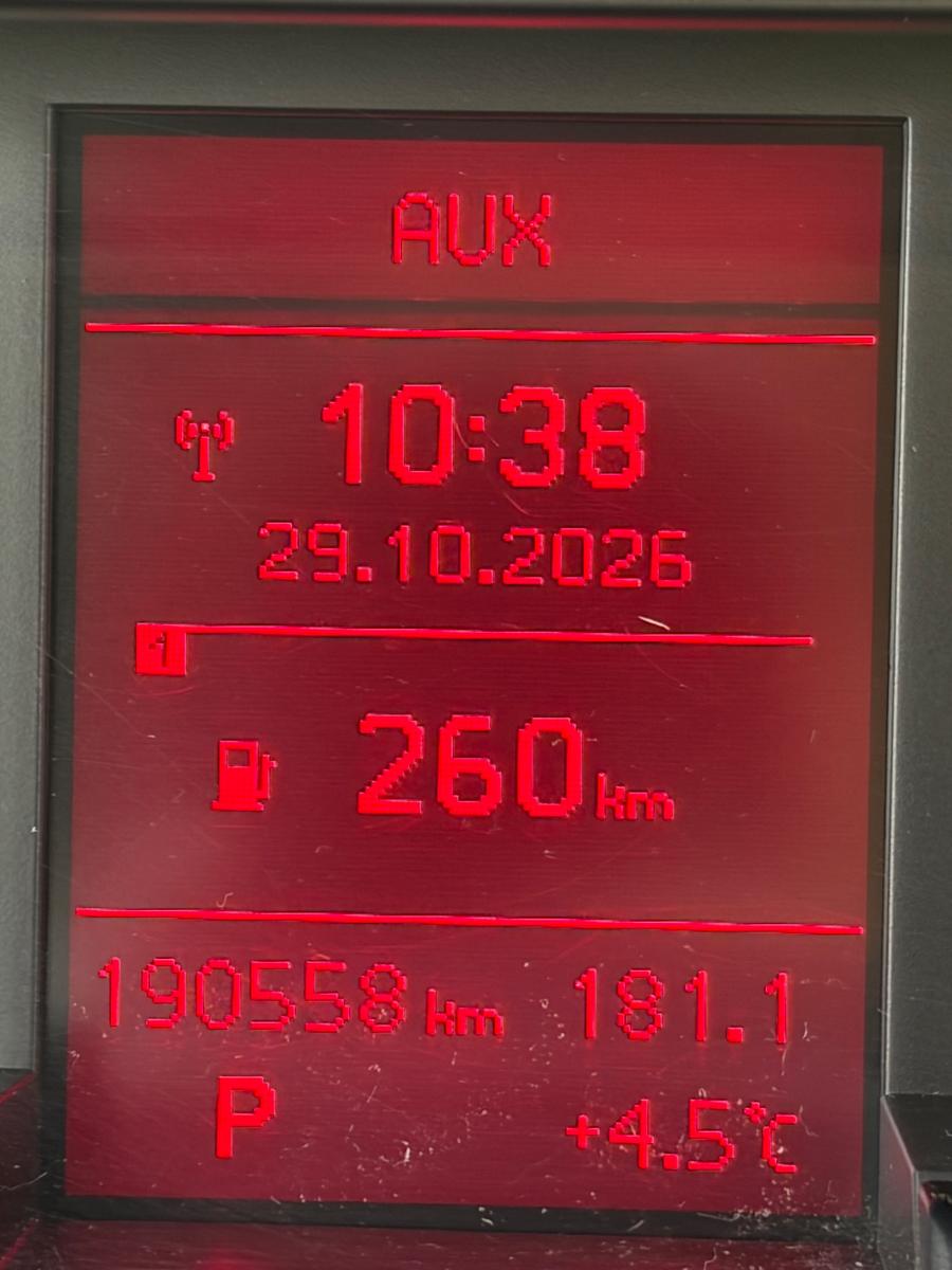 Audi A4 2011 — photo 11
