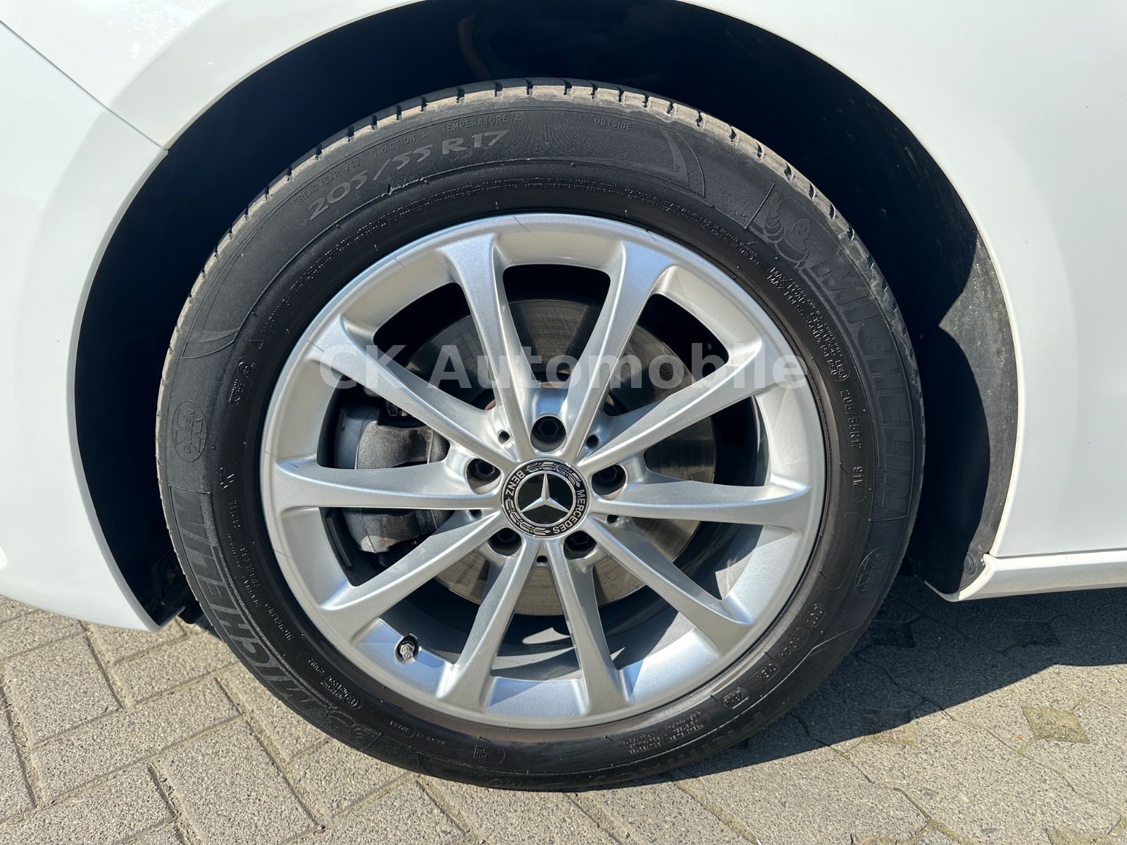 Fahrzeugabbildung Mercedes-Benz B 220 Progressive/Automatik/Navi/LED/Kamera