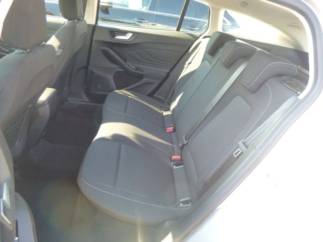 Fahrzeugabbildung Ford Focus Turnier Cool & Connect >AHK/KAM/PDC/NAVI<
