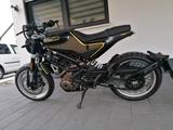 Husqvarna Svartpilen 401  - HUSQVARNA SVARTPILEN 401